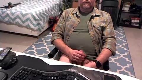 chesbayboy online show from February 3, 4:43 am