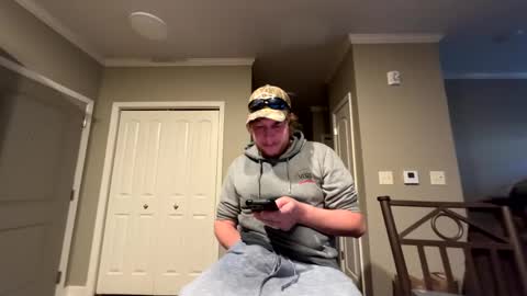 chevycamaro1978 online show from December 16, 7:43 pm