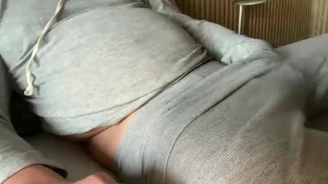 chiguy63v4 online show from December 21, 8:06 pm