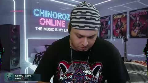 Snapshot of chinoroz chatting on October 9, 7:02 am Enrique online show from October 9, 7:02 am