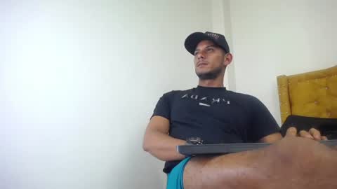 chris_dick2 online show from June 12, 5:50 am