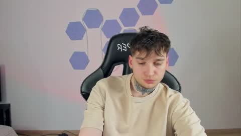 Chris Tyson online show from December 29, 3:11 am