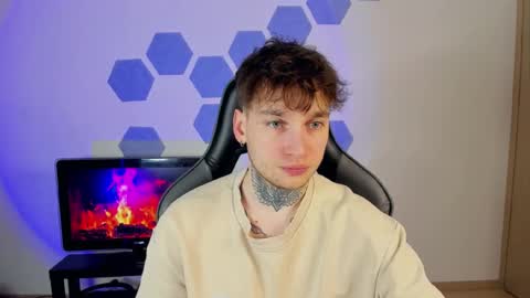 Chris Tyson online show from March 1, 11:58 pm