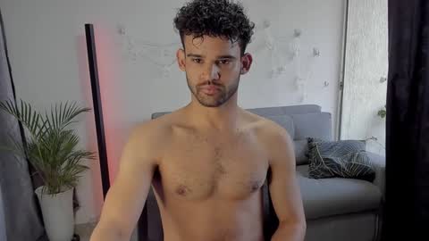 Snapshot of chrisandrew_ chatting on January 20, 3:07 pm Im Chirs IM MODEL INDEPENDT online show from January 20, 3:07 pm