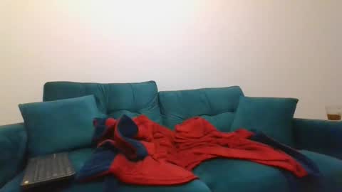 Snapshot of chrisaron chatting on February 17, 5:25 am chrisaron online show from February 17, 5:25 am