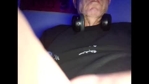 Chris online show from October 21, 6:16 am