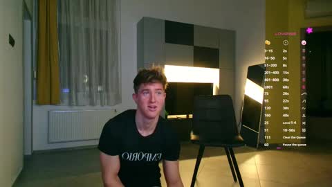 Snapshot of christianlevine_ chatting on October 18, 7:19 pm UPVOTE ME ------ ILL DO SOMETHING FOR FREE online show from October 18, 7:19 pm