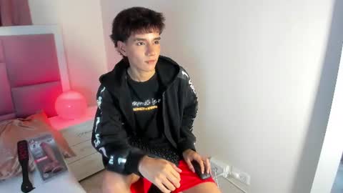 Chris online show from June 10, 7:47 pm