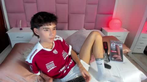 Chris online show from June 8, 7:59 pm