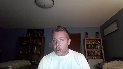 chrisw8121 online show from September 14, 11:40 pm