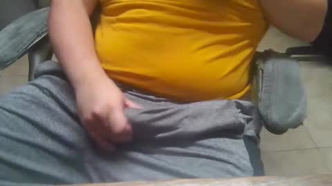 Snapshot of chubbycub14 chatting on December 12, 8:21 pm chubbycub14 online show from December 12, 8:21 pm