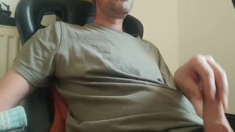 chuckyaegar1982 online show from July 14, 4:35 pm