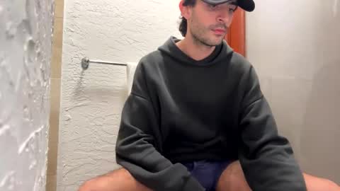 ckeefer96 online show from December 4, 2:51 am