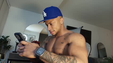 clark_strong online show from December 30, 8:36 pm