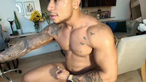 clark_strong online show from January 28, 10:12 pm