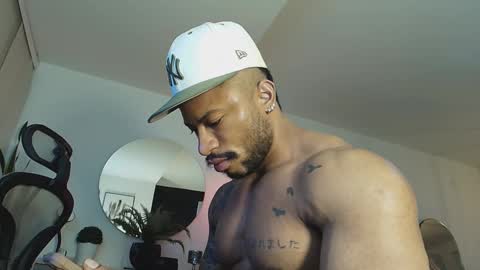 clark_strong online show from November 19, 9:47 pm