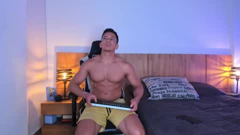 claytonburgues online show from April 20, 3:20 am