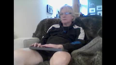 clitboy658752 online show from February 20, 10:44 pm