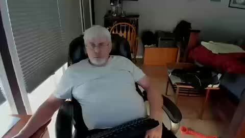 cloudalert62 online show from October 13, 10:16 pm