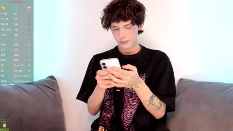 Snapshot of colestorm chatting on October 18, 8:58 pm COLE online show from October 18, 8:58 pm