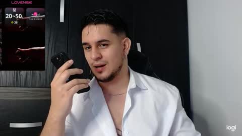 colin_lewisss online show from February 8, 12:27 am