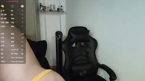 colombianmuscle8 online show from March 25, 2:37 am