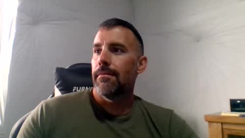 Just me online show from July 22, 3:48 pm