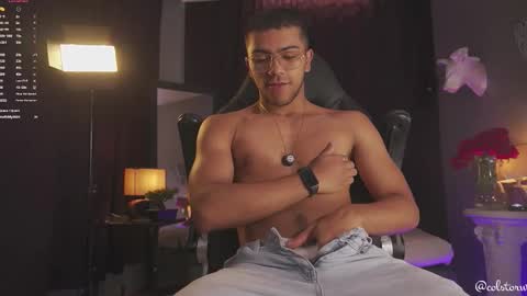 colstorw_ online show from February 5, 10:11 am