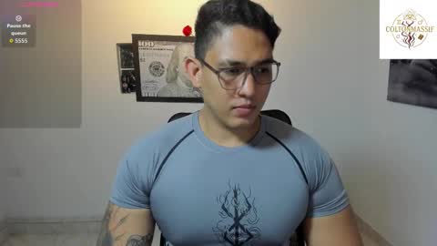 coltonmassif_ online show from November 30, 11:29 pm