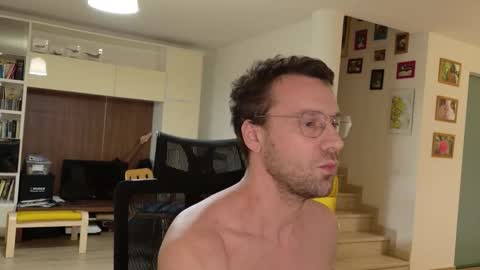 coolnerdguy79 online show from February 3, 10:31 am