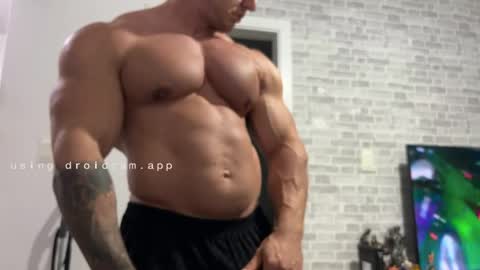 couplemuscle40 online show from March 23, 10:27 pm