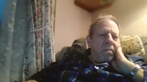 courieral1 online show from December 15, 7:38 am