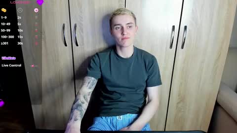 Snapshot of crazybottom99 chatting on March 10, 5:39 pm Alex online show from March 10, 5:39 pm