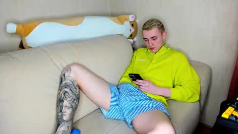 Snapshot of crazybottom99 chatting on February 26, 5:07 pm Alex online show from February 26, 5:07 pm