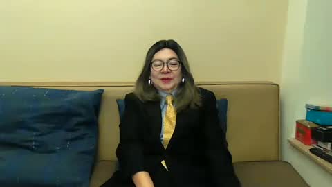 Kelly   online show from March 13, 6:47 pm