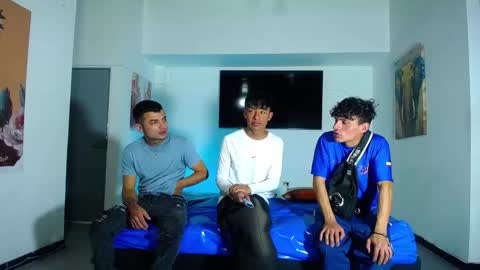 Snapshot of crismens chatting on September 19, 6:08 pm crismens online show from September 19, 6:08 pm