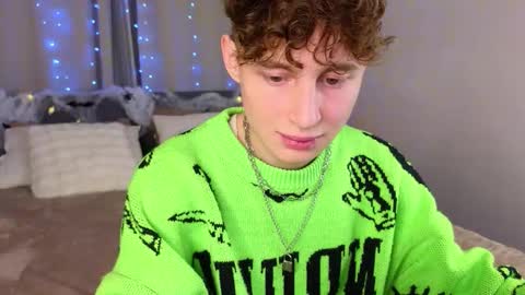 Chris online show from October 25, 3:03 pm