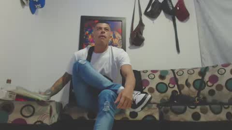 Snapshot of cristofer_dick5511 chatting on January 1, 1:04 am criistofer online show from January 1, 1:04 am