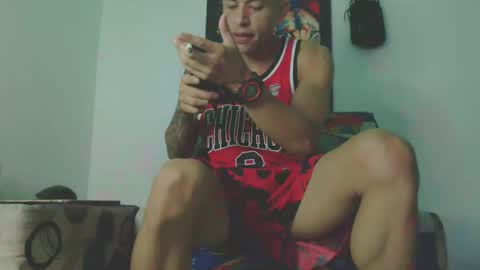Snapshot of cristofer_dick5511 chatting on December 15, 2:19 am criistofer online show from December 15, 2:19 am