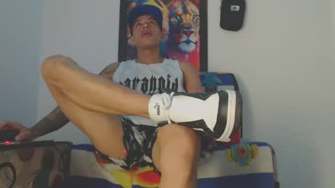 Snapshot of cristofer_dick5511 chatting on December 17, 2:55 am criistofer online show from December 17, 2:55 am