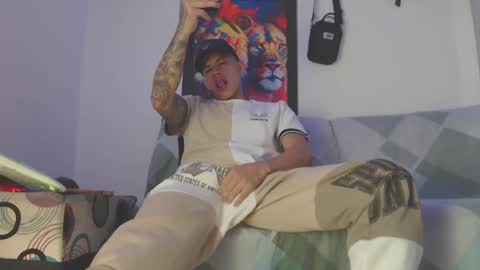 Snapshot of cristofer_dick5511 chatting on December 28, 2:54 am criistofer online show from December 28, 2:54 am
