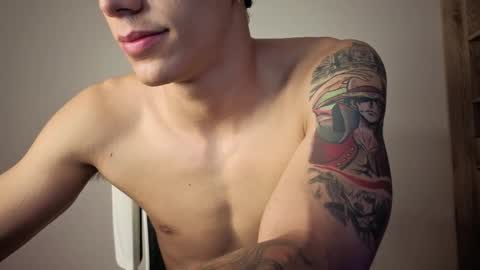 cristopher23  online show from December 19, 10:34 am