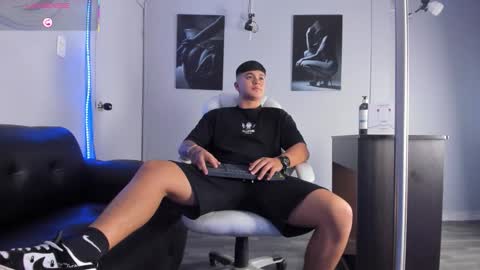 Cristopher online show from February 18, 2:04 pm