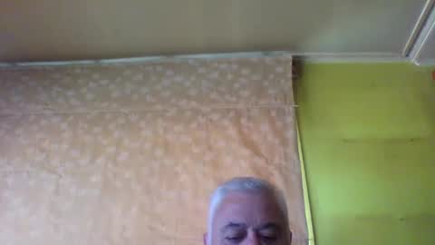 Snapshot of crmperez chatting on December 24, 6:50 pm crmperez online show from December 24, 6:50 pm