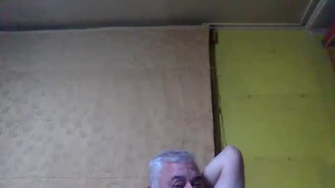 Snapshot of crmperez chatting on October 11, 2:48 am crmperez online show from October 11, 2:48 am