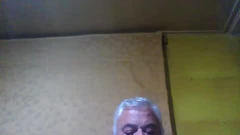 Snapshot of crmperez chatting on January 31, 1:43 am crmperez online show from January 31, 1:43 am