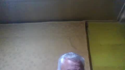 Snapshot of crmperez chatting on March 11, 1:26 am crmperez online show from March 11, 1:26 am