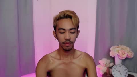 crocodale online show from November 19, 1:22 pm