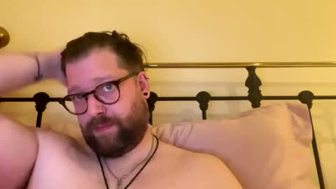 crouchendtiger online show from November 5, 12:23 am