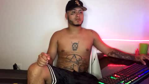 crow_black00 online show from April 15, 9:37 pm